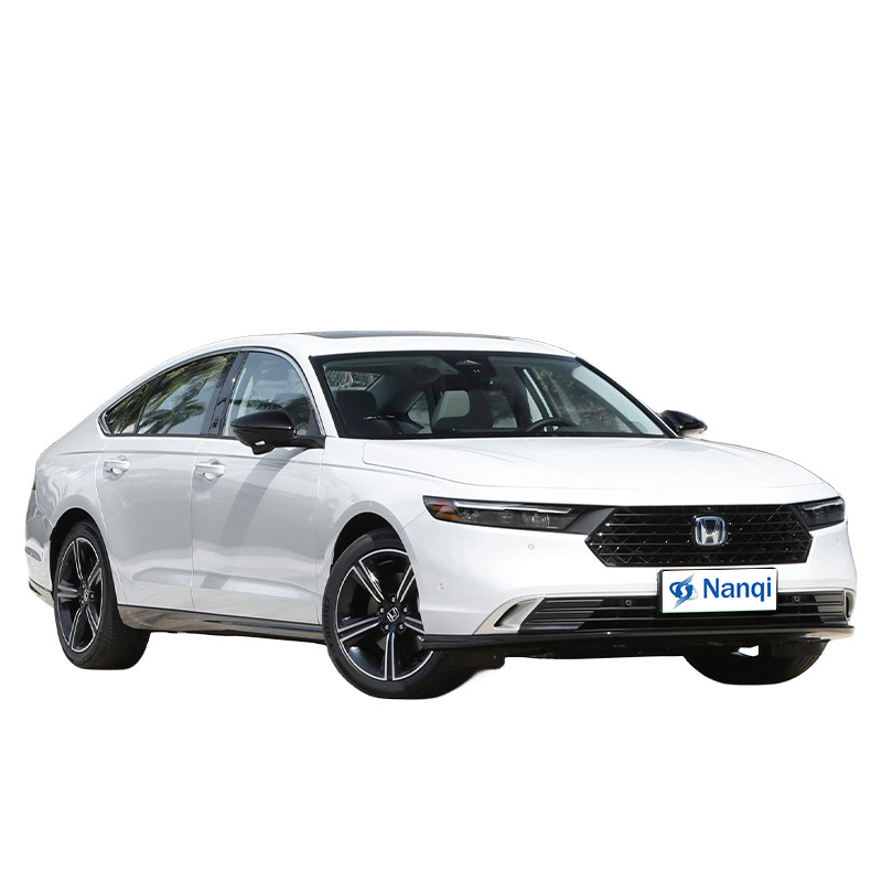 Honda Accord PHEV veicolo elettrico ibrido di medie dimensioni 4 porte 5 sedili berlina