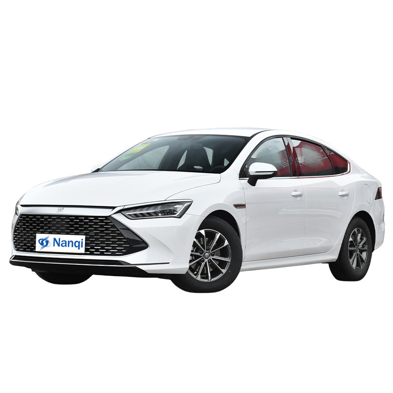 Home Cars Byd Plug In Hybrid SUV BYD Qin Plus DM-I 4 porte 5 posti