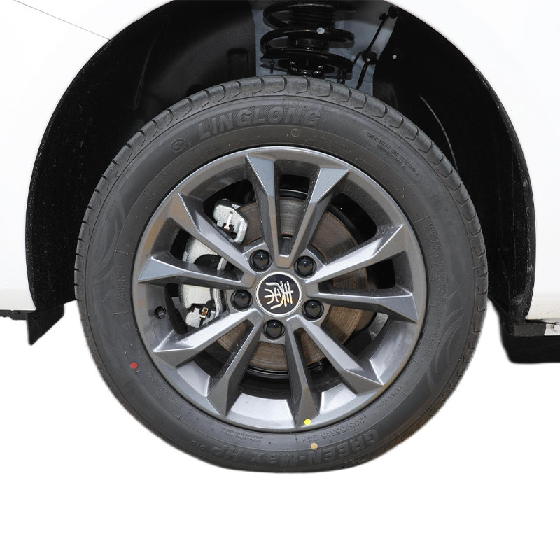 Pure Electric BYD Qin EV Veicoli a nuova energia 136P 4 porte 5 sedili berlina